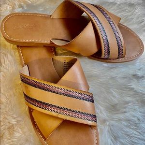 Super cute sandals perfect for summer! ☀️🌻